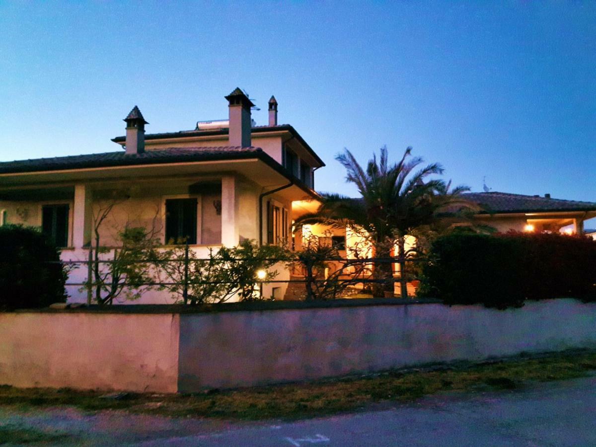 Bed and Breakfast Elisa House à Foligno Extérieur photo