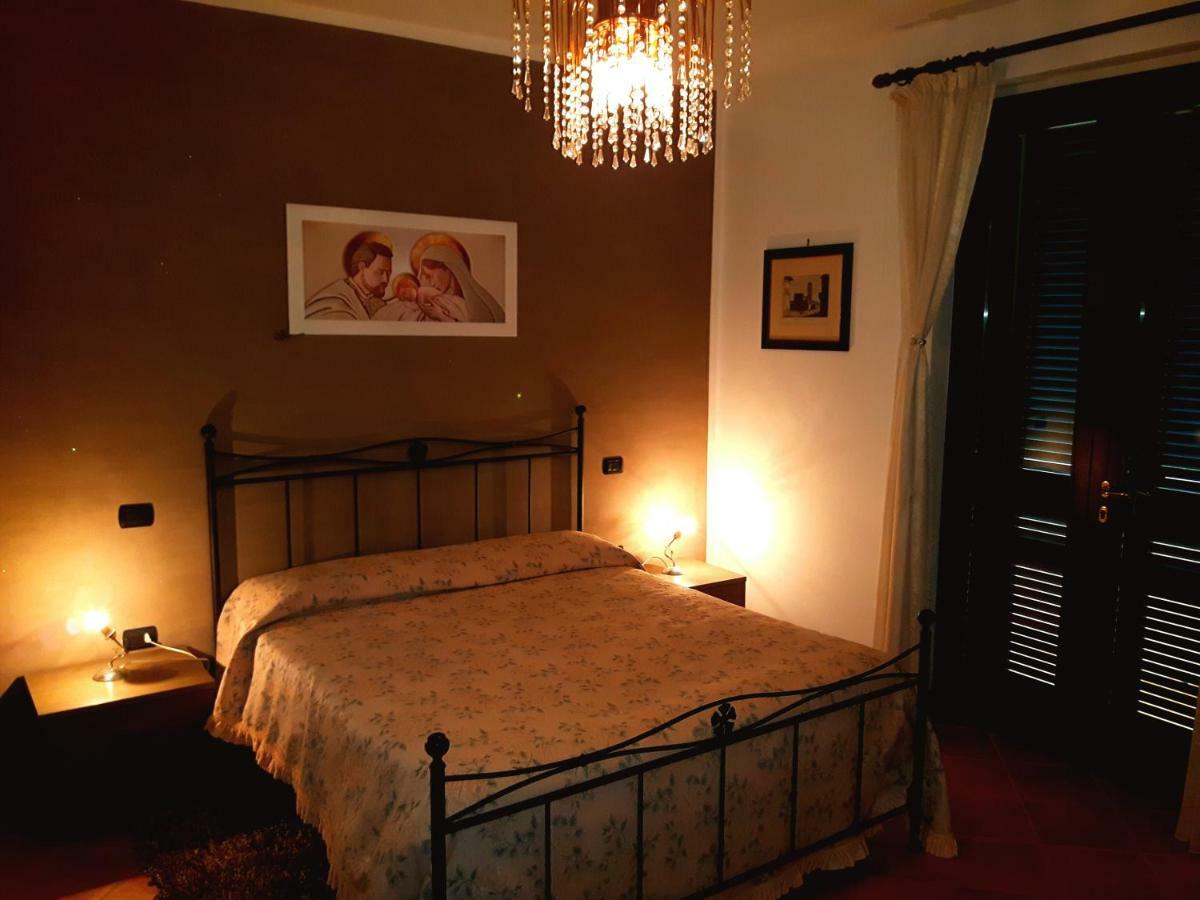 Bed and Breakfast Elisa House à Foligno Extérieur photo